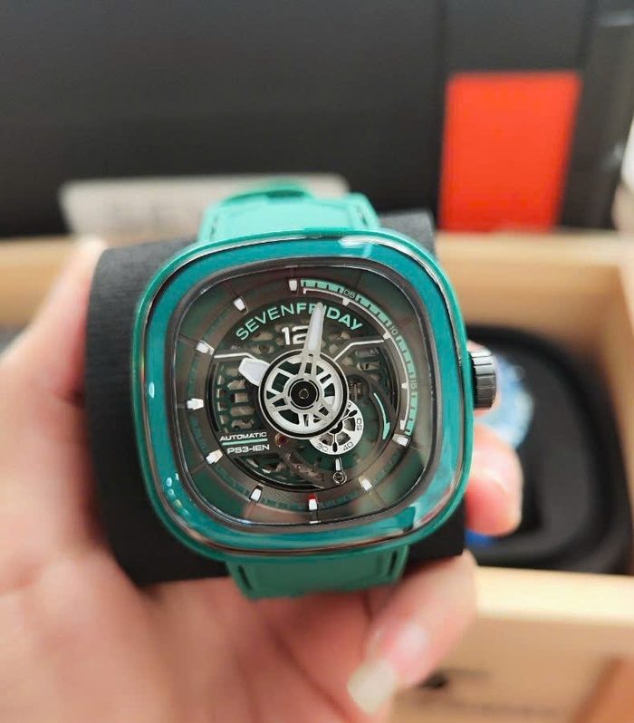 SEVENFRIDAY PS3/05 "Colored Carbon Green"